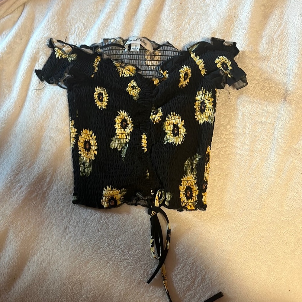 Vine and Valley cropped sunflower women’s top